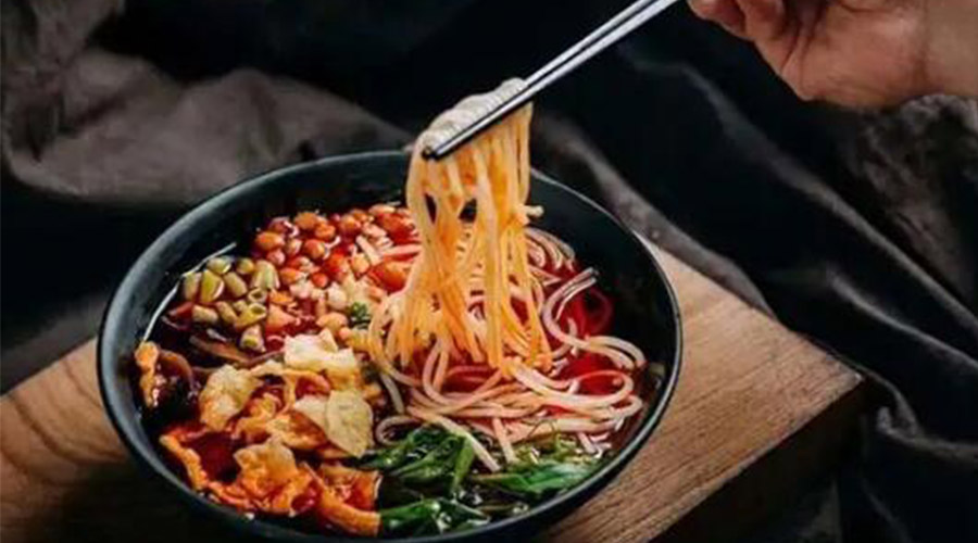 吃螺螄粉衣服上有味道如何快速解決！滾筒衣服烘干機有辦法